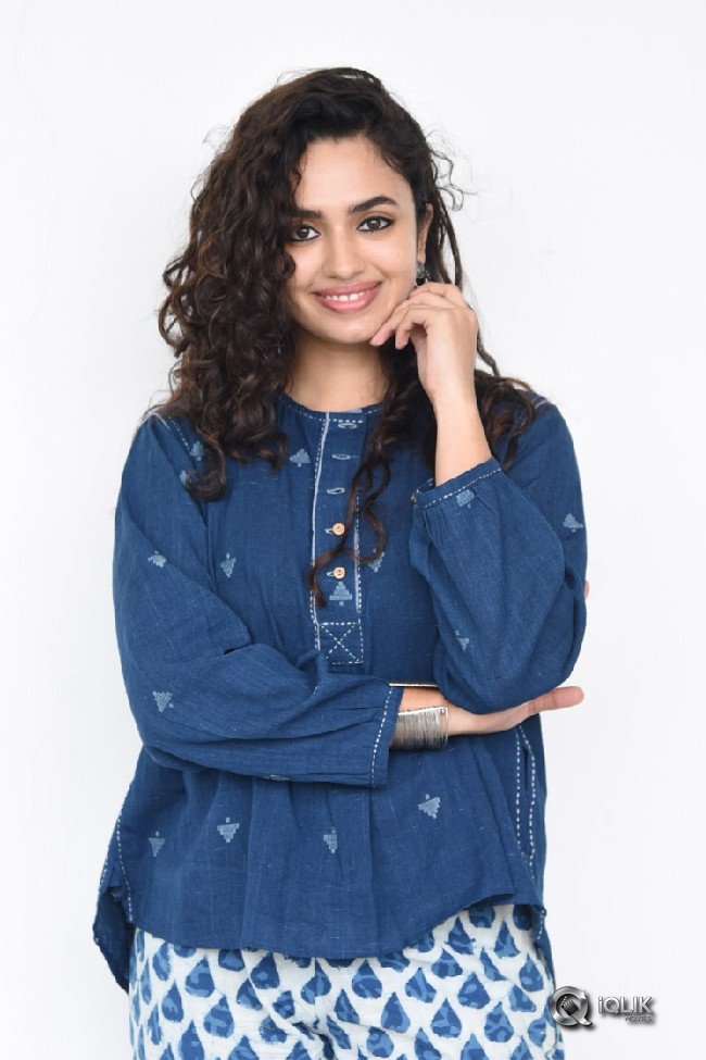 Malavika-Nair-New-Stills